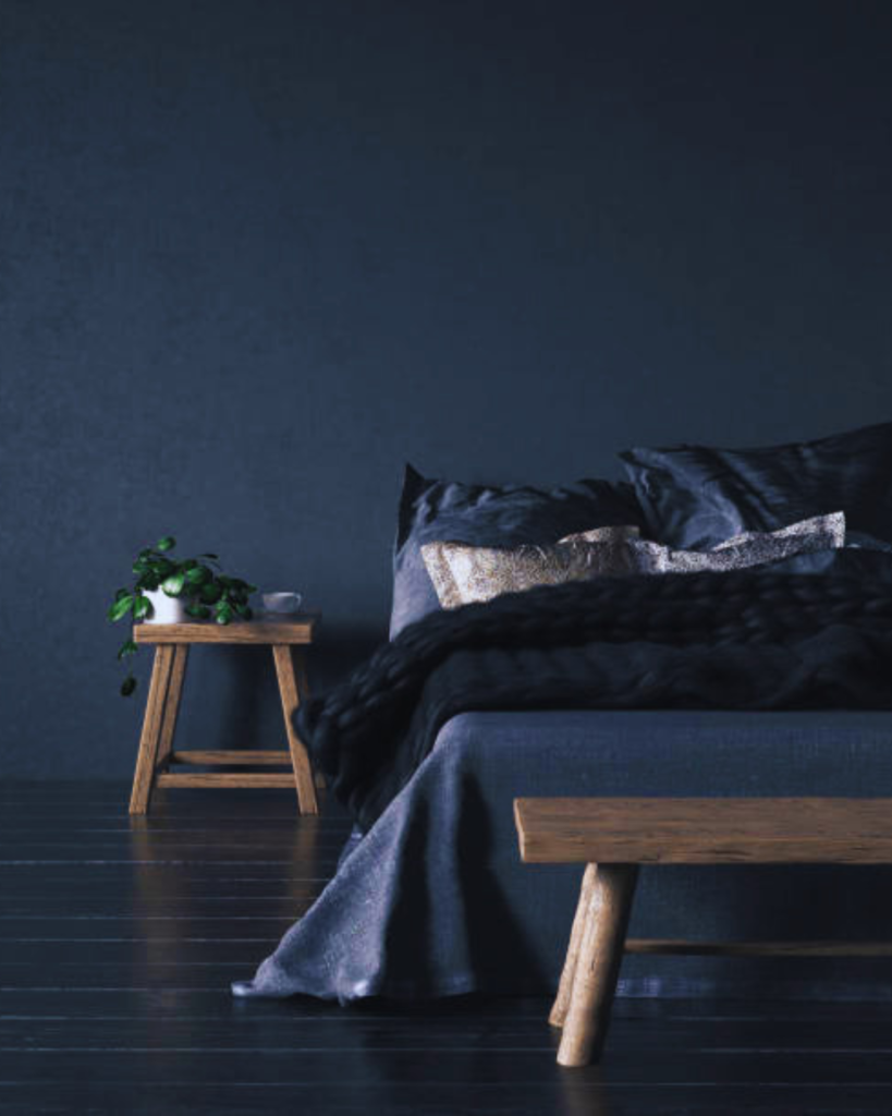 The Sophisticated Drama of a Black color Bed Room Theme