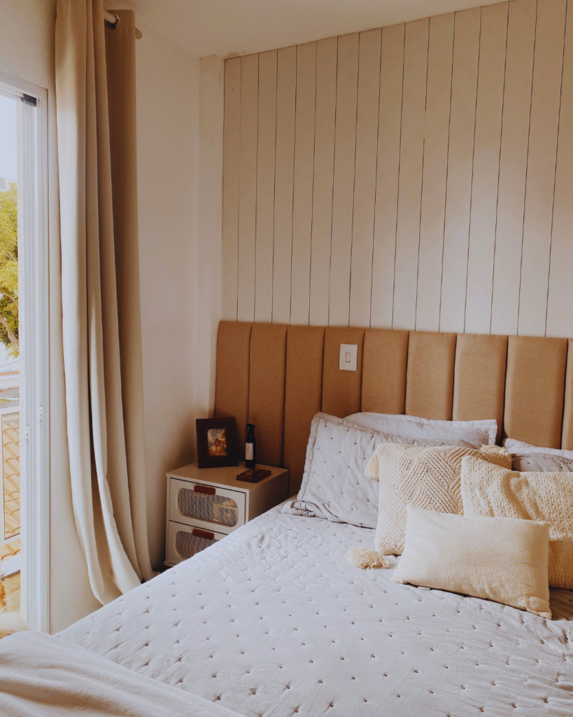 a cream color bed room theme is the perfect compromise. Cream color represents comfort, warmth, and sophistication. 